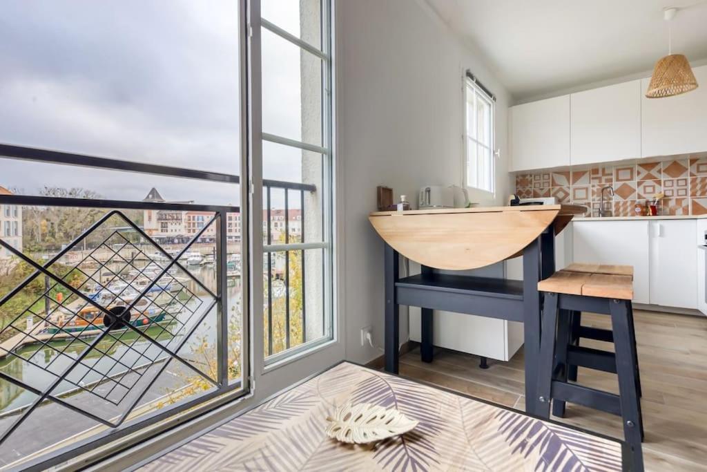 Studio Vue Direct Sur Le Port De Cergy, Parking Prive Gratuit المظهر الخارجي الصورة